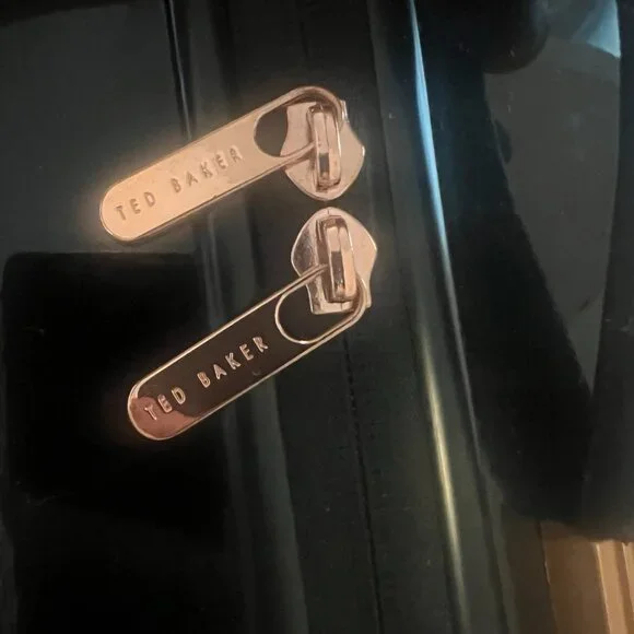 TED BAKER Vanity Case Luggage Travel Black Floral Garden Zipper - Picture 4 of 16